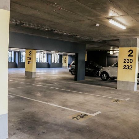 Wex1 - Modern, Iconic, Pool, Gym, Wifi, Secure Parking Apartman Fokváros Kültér fotó