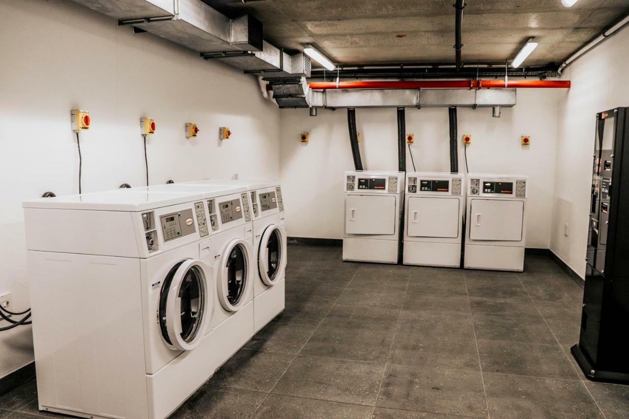 Wex1 - Modern, Iconic, Pool, Gym, Wifi, Secure Parking Apartman Fokváros Kültér fotó