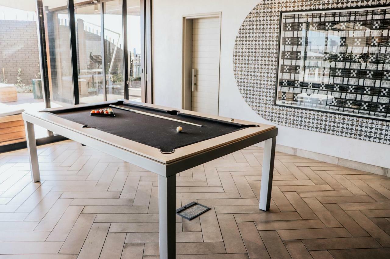 Wex1 - Modern, Iconic, Pool, Gym, Wifi, Secure Parking Apartman Fokváros Kültér fotó